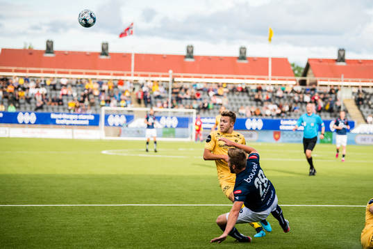 Fredrik André Bjørkan of Bodø/Glimt and Benjamin Kallman