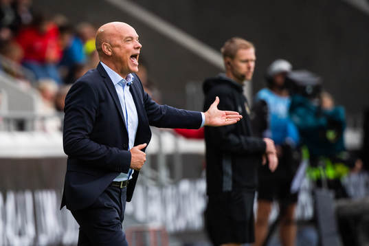 Malmö FFs tränare Uwe Rösler reagerar