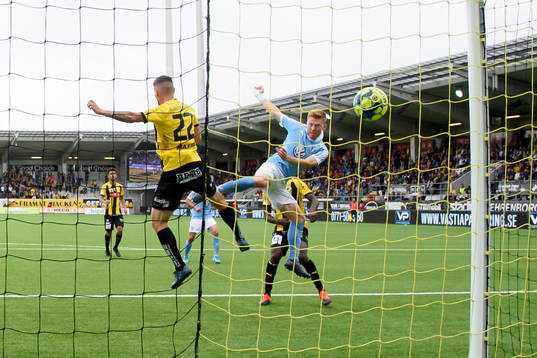 Malmö FFs Anders Christiansen gör 0-1