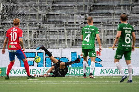 Helsingborgs Alexander Farnerud gör 2-1 bakom Hammarbys