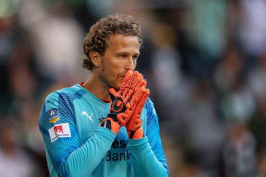 Helsingborgs målvakt Anders Lindegaard deppar