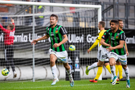GAIS Måns Saebbö jublar
