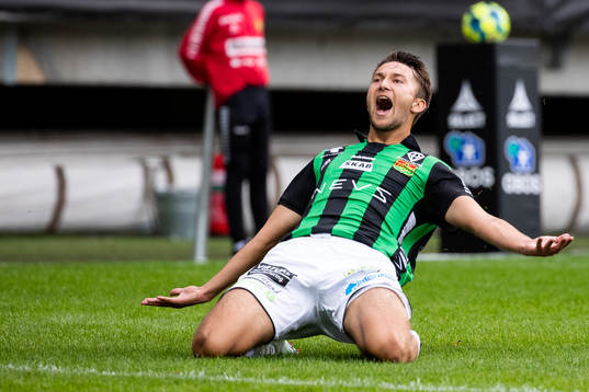 GAIS Måns Saebbö jublar