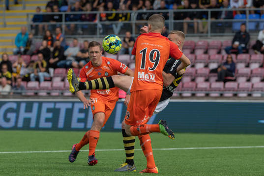 AFC Eskilstunas Gustav Jarl  och AFC Eskilstunas Adnan