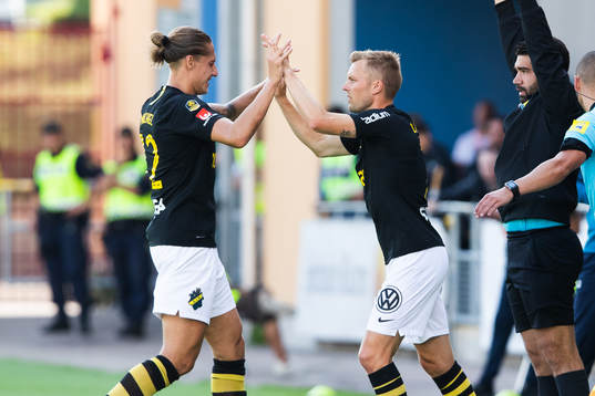s Felix Michel byts ut mot Sebastian Larsson