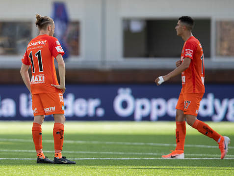 AFC Eskilstunas Daniel Miljanovic och Ismet Lushaku deppar