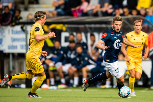 Fredrik André Bjørkan of Bodø/Glimt and Benjamin Kallman