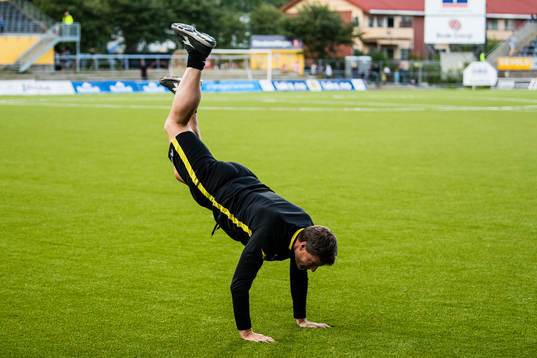 Aasmund Bjørkan, assistant coach of Bodø/Glimt, celebrates
