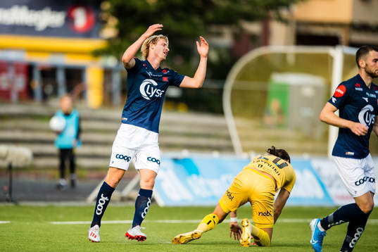 Viljar Helland Vevatne of Viking reacts