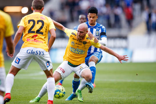 Falkenbergs Christoffer Carlsson och IFK Göteborgs Tobias