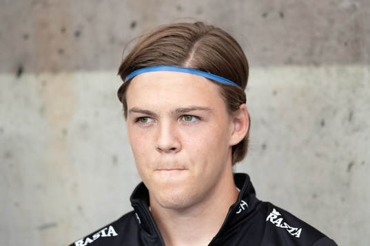 IFK Göteborgs Emil Holm på bänken