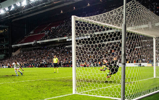 [DK=20190813: Jonas Wind, FCK sparker bolden på Milan