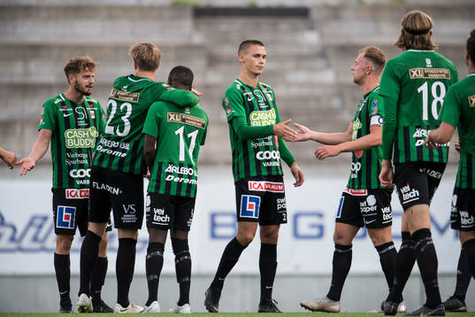Varbergs Tobias Karlsson jublar