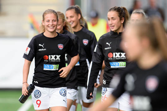 Rosengårds Anna Anvegård innan fotbollsmatchen i
