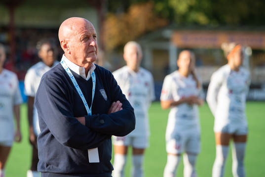 Rosengårds f.d. klubbchef Erling Nilsson tackas av innan