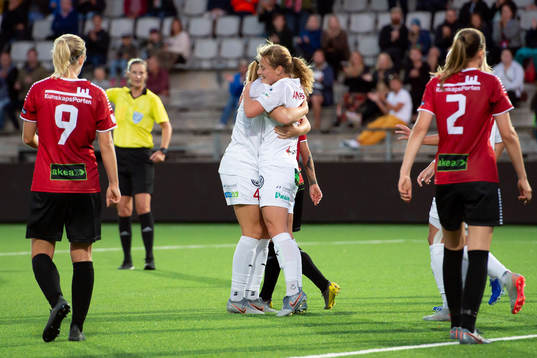 Rosengårds Glodis Perla Viggosdottir jublar