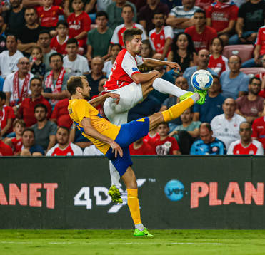 David Keltjens of Hapoel Beer-Sheva and Lars Krogh Gerson