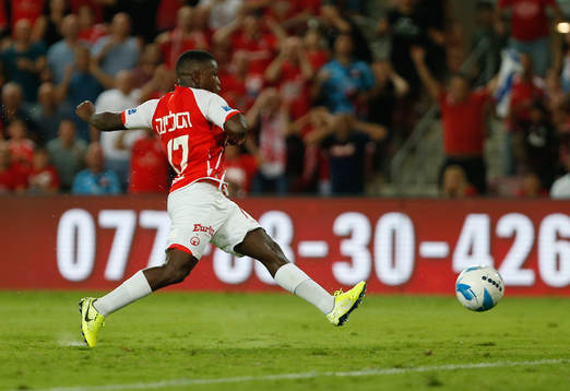 Nigel Haselblink of Hapoel Beer-Sheva scoring