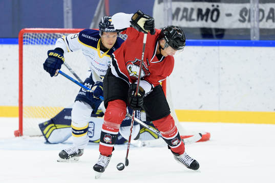 s Didrik Strömberg och Malmö Redhawks Henrik Hetta