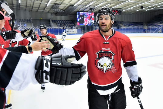 Malmö Redhawks Niklas Arell jublar