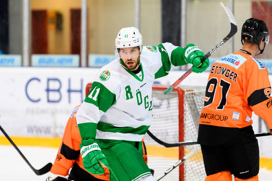 Rögles Mattias Sjögren jublar