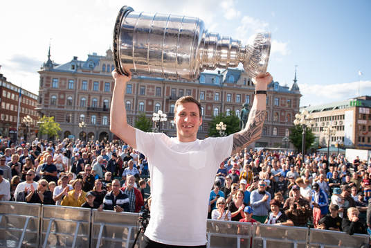 Alexander Steen lyfter pokalen