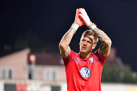 goalkeeper Johan Dahlin of Malmö FF give his thanks to the