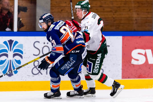 Växjös Roman Horak och Frölundas Lucas Raymond