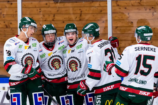 Frölundas Samuel Fagemo jublar med lagkamrater