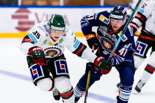 Frölundas Rhett Rakshani och Växjös Ludvig Nilsson