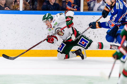 Frölundas Samuel Fagemo faller