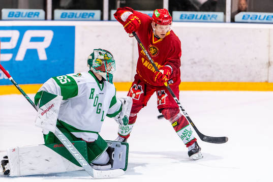 Rögles målvakt Christoffer Rifalk och Langnaus Harri