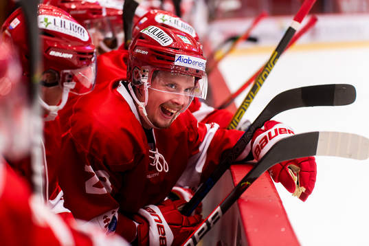 Timrås Jonathan Dahlén jublar
