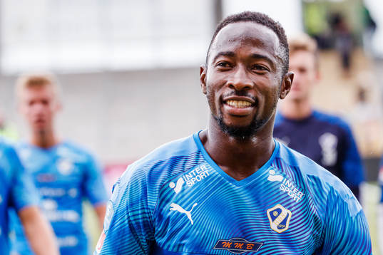 Bläddra bland fler bilder av Fotboll, Superettan, Västerås - Halmstad