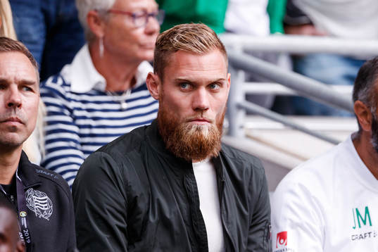 Hammarbys David Fällman på läktaren