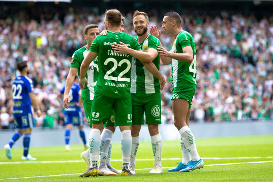 Hammarbys Muamer Tankovic jublar med Mats Solheim och