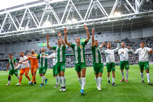 Hammarbys spelare jublar