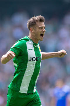 Hammarbys Alexander Kacaniklic jublar