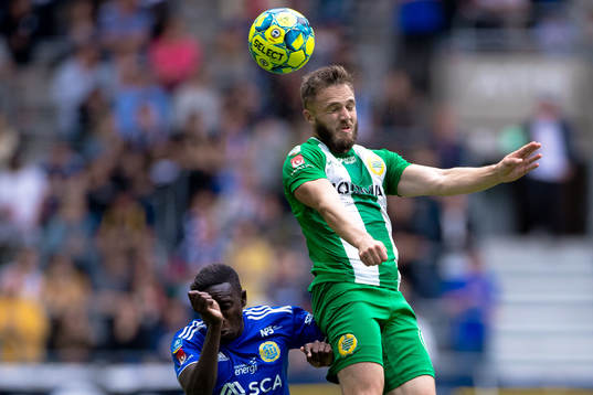 Hammarbys Mats Solheim och Sundsvalls Pa Konate