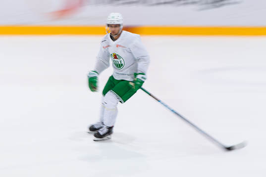 Rögles Daniel Zaar på en träning med ishockeylaget Rögle