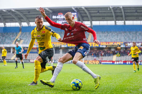 Örgrytes Alexander Bernhardsson och Mjällbys Adi Terzic