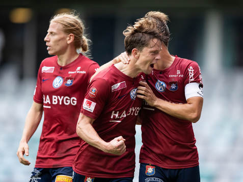 Örgrytes Anton Lans jublar ihop med Gustav Ludwigson och