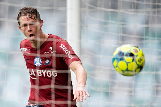 Örgrytes Anton Lans nickar in 1-1