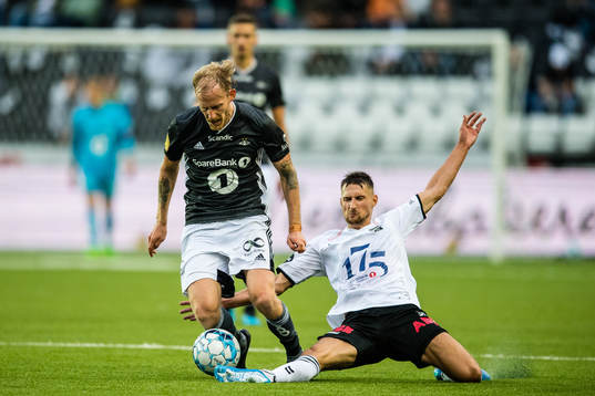 Gjermund Åsen of Rosenborg and Elbasan Rashani of Odd