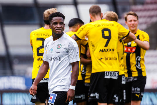 Örebros Kevin Wright deppar