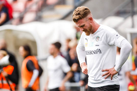 Örebros Michael Almebäck deppar