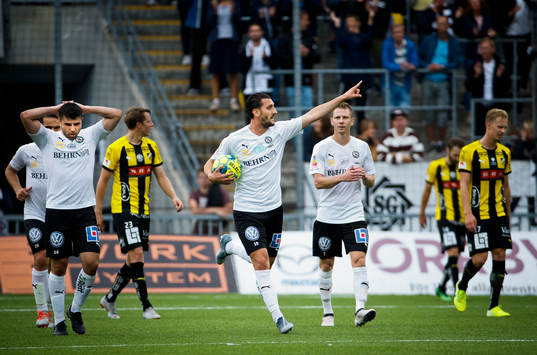 Örebros Agon Mehmeti gör 1-2