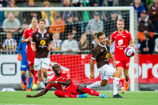 Karamoko Daouda Bamba of Brann and Carl Pontus Silfwer of