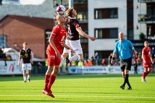 Kristoffer Ramos Barmen of Brann and William Sælid Sell of