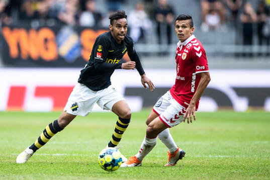 s Bilal Hussein och Kalmars Romário Pereira Sipião